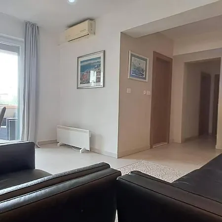 New Apartmant For 5